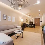 Luxury 2BR Apartment @ Vinhomes Metropolis Hanoi